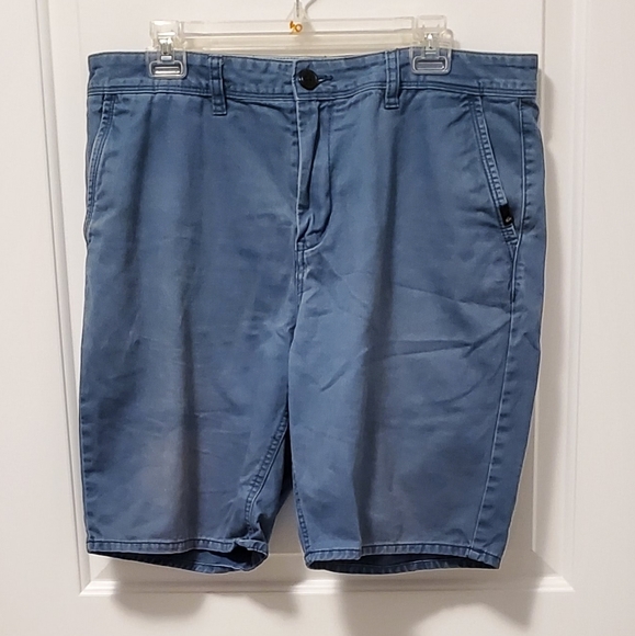 12/$30 👨🖤 quick silver shorts - blue 34 - Picture 6 of 8